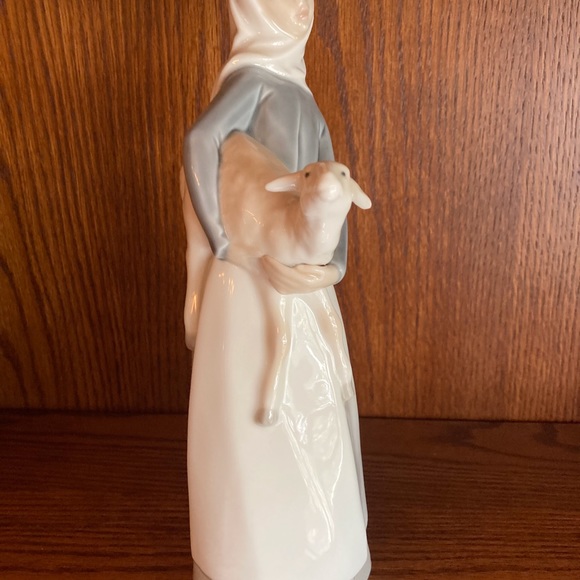 Lladro.   No 4584.  Girl with sheep   With box - Picture 7 of 8